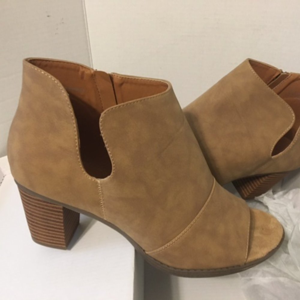 Camel Booty Boot - Picture 3 of 6